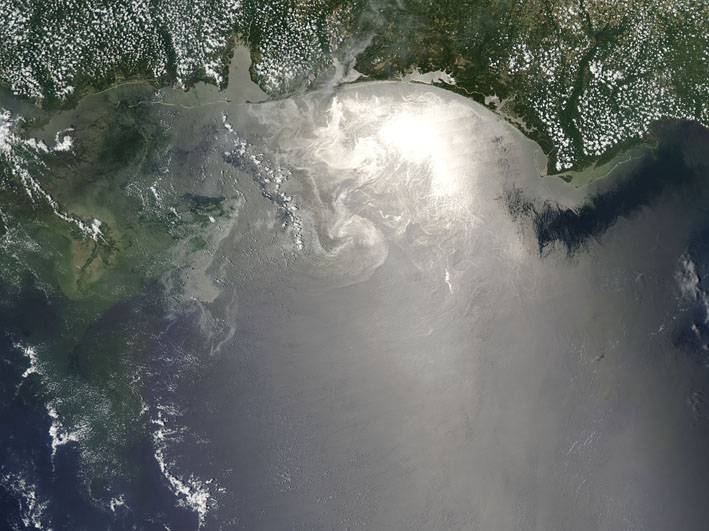 Imagen del satélite MODIS de la NASA del vertido