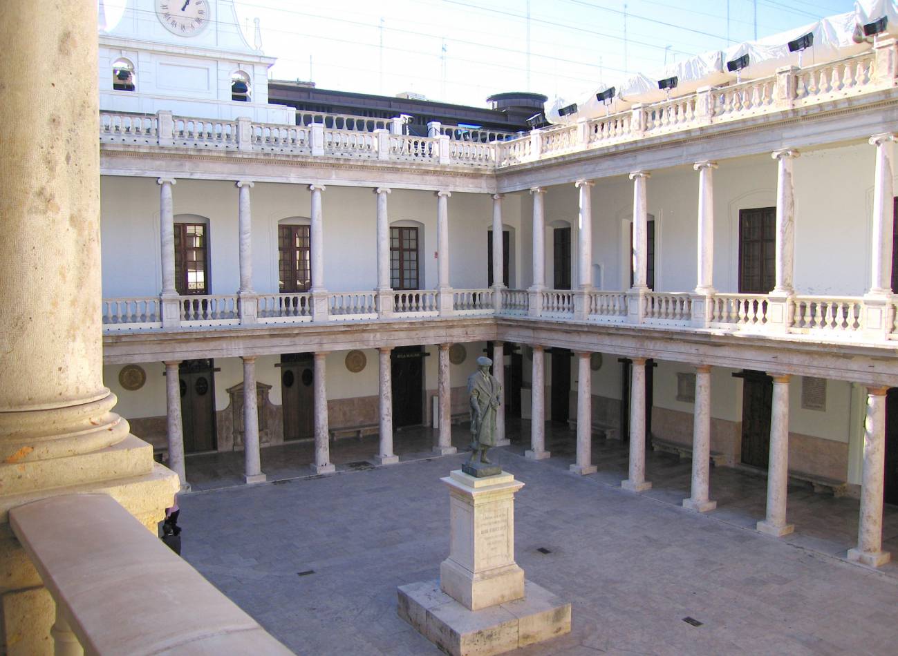 Edificio histórico de la Universidad de Valencia