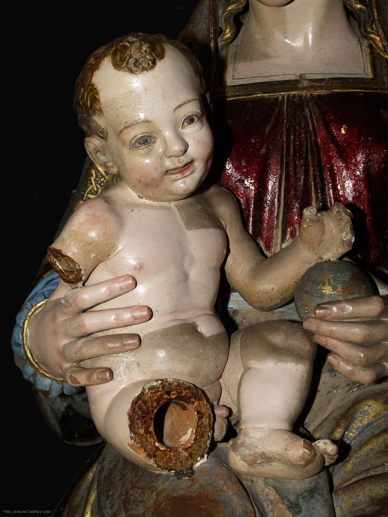 La escultura de la Virgen del Oratorio ha sido restaurada con modernas tecnologías.