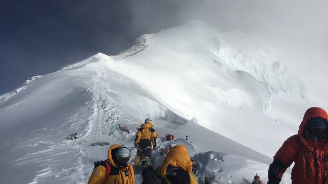 Expedición en el Everest