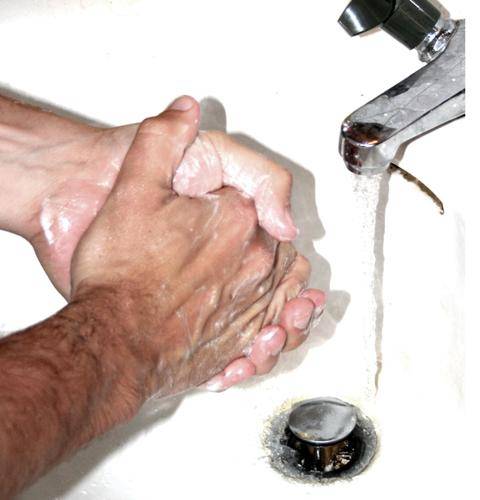 Lavarse las manos con frecuencia es un síntoma habitual en los pacientes de TOC. OCD handwash - Lars Klintwall Malmqvist