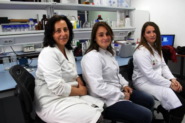  Las investigadoras Isabel Mª Vicario, Carla M. Stinco y Ana Mª Benítez