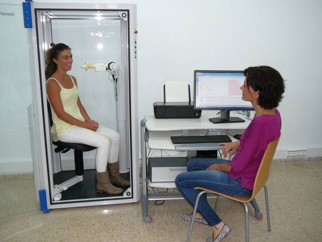 Investigadores de la Universidad del País Vasco y del Instituto de Biomedicina de la Universidad de León apuntan que mejora la capacidad funcional y reduce la morbilidad de estos pacientes