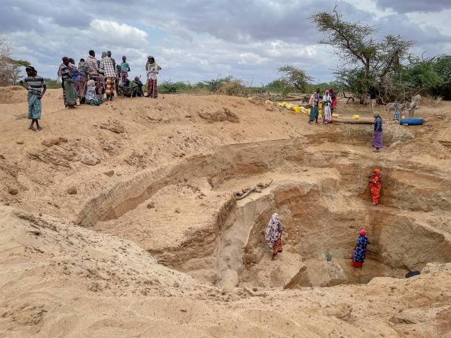 En Wayu Boru (kenia), algunos pastores han excavado con sus propias manos pozos de unos diez metros de profundidad