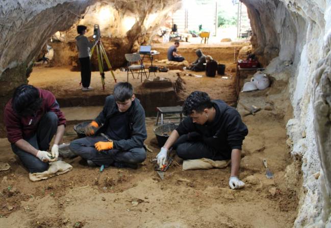 Excavación en yacimiento de Burgos.