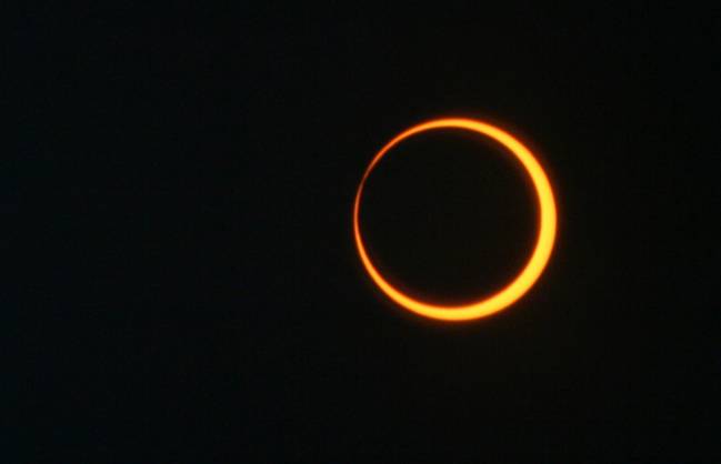 Ejemplo de eclipse solar anular