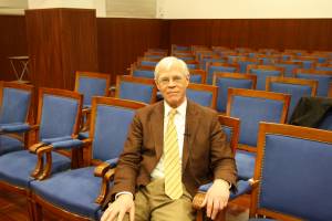El profesor Peter Kes en la Universidad de Zaragoza